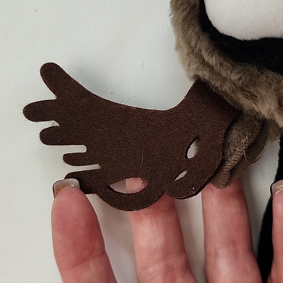 NWT Vintage Disney Theme Park Exclusive Canada Goofy Beanie Plush - Picture 16 of 16